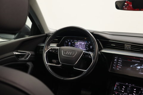 Audi e-tron e-tron 50 quattro Launch edition plus 71 kWh Memory Keyless Go/Start ACC ECC Carplay