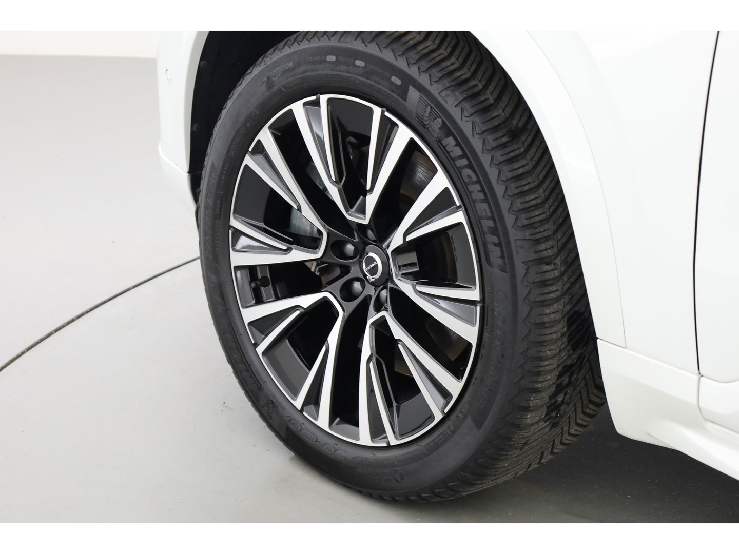 Volvo XC90 2.0 T8 Recharge AWD Ultimate Bright | Trekhaak | Head-up | 360 cam | Pano | ACC | H&K audio | Mem stoelen |