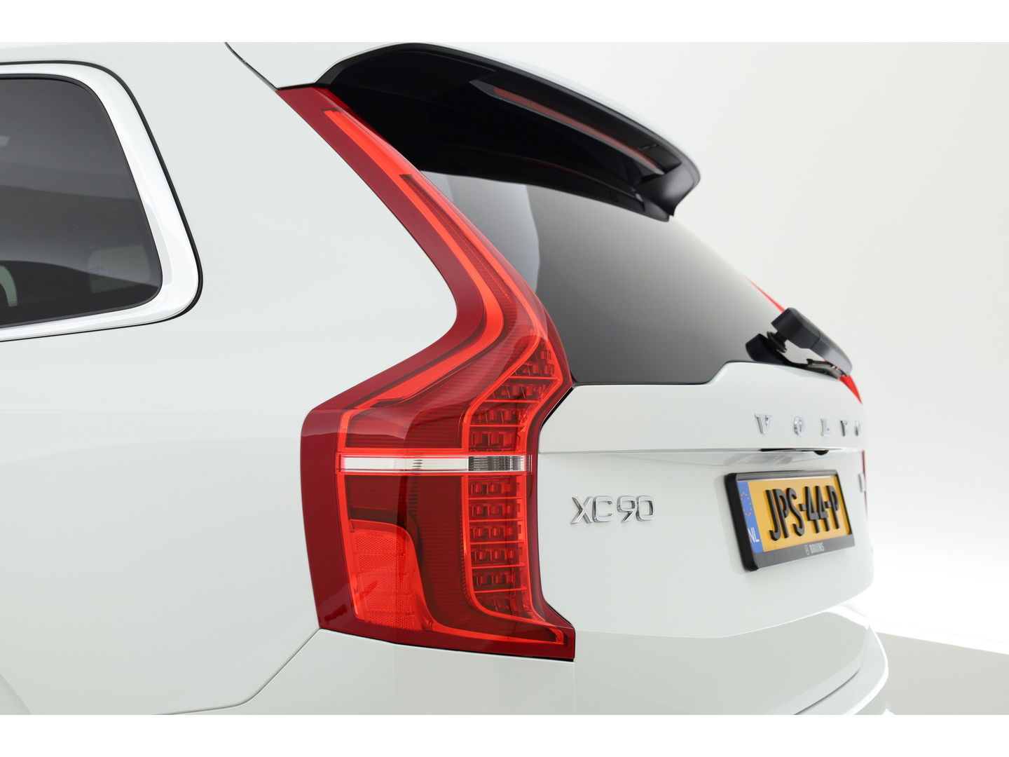 Volvo XC90 2.0 T8 Recharge AWD Ultimate Bright | Trekhaak | Head-up | 360 cam | Pano | ACC | H&K audio | Mem stoelen |