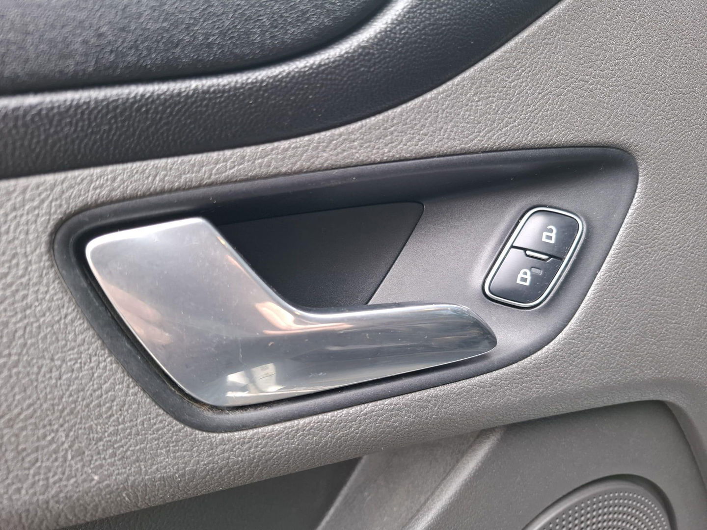 Ford Transit Custom 340 2.0 TDCI L1H2 Limited AIRCO / CRUISE CONTROLE / EURO 6 / TREKHAAK / L1H1