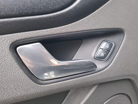 Ford Transit Custom 340 2.0 TDCI L1H2 Limited AIRCO / CRUISE CONTROLE / EURO 6 / TREKHAAK / L1H1