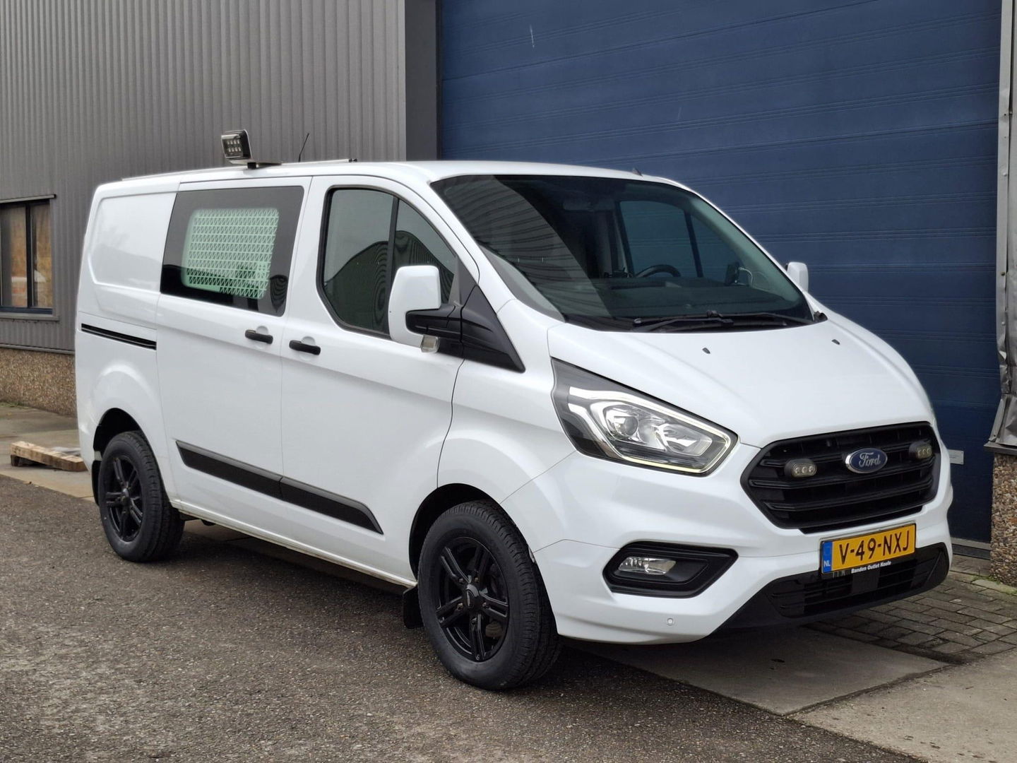 Ford Transit Custom 340 2.0 TDCI L1H2 Limited AIRCO / CRUISE CONTROLE / EURO 6 / TREKHAAK / L1H1