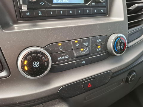 Ford Transit Custom 340 2.0 TDCI L1H2 Limited AIRCO / CRUISE CONTROLE / EURO 6 / TREKHAAK / L1H1