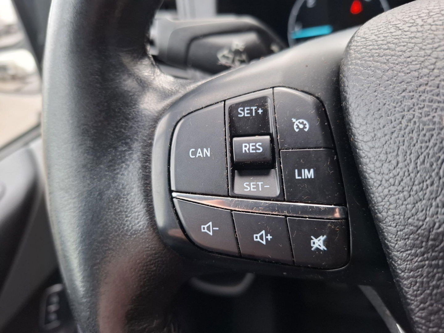 Ford Transit Custom 340 2.0 TDCI L1H2 Limited AIRCO / CRUISE CONTROLE / EURO 6 / TREKHAAK / L1H1