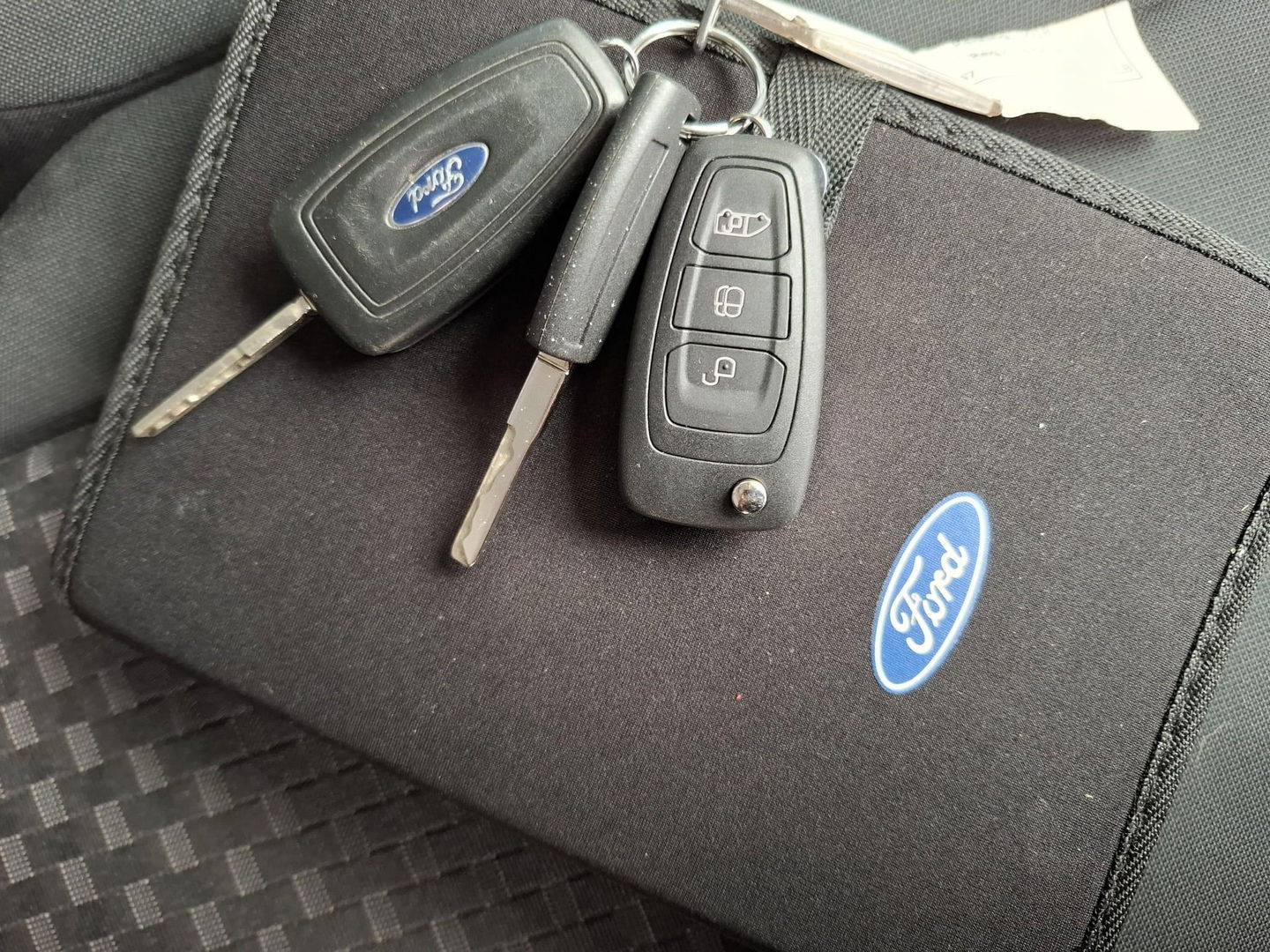 Ford Transit Custom 340 2.0 TDCI L1H2 Limited AIRCO / CRUISE CONTROLE / EURO 6 / TREKHAAK / L1H1