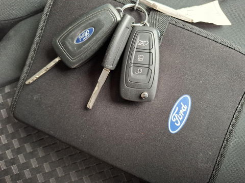 Ford Transit Custom 340 2.0 TDCI L1H2 Limited AIRCO / CRUISE CONTROLE / EURO 6 / TREKHAAK / L1H1