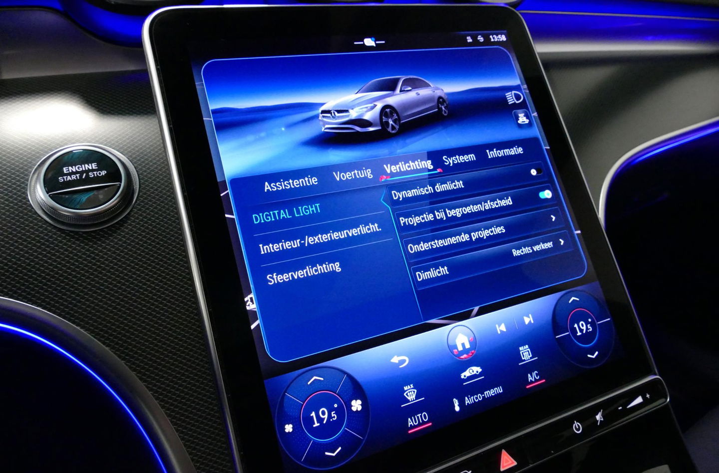 Mercedes-Benz C-Klasse 300 e AMG Line / C63S AMG Diffuser / Panamericana Grill / Panoramadak / Digital Light (Laser) / Ambienteverlichting / Rondomzichtcamera / Apple Carplay - Android Auto / Stoelverwarming / Lederen bekleding / Stuurwiel verwarming / Dodehoek detectie / 20'' 