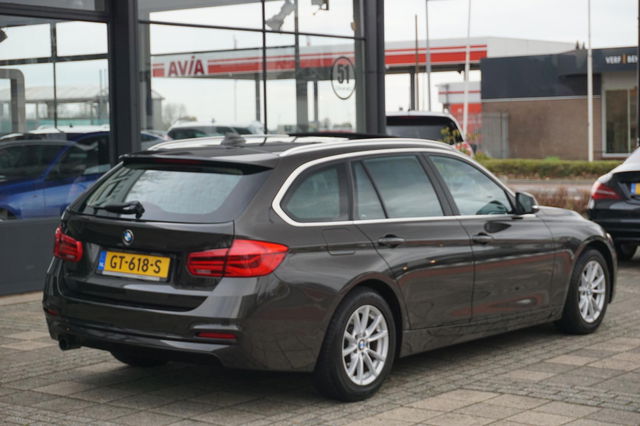 BMW 3 Serie - Touring 318i Essential