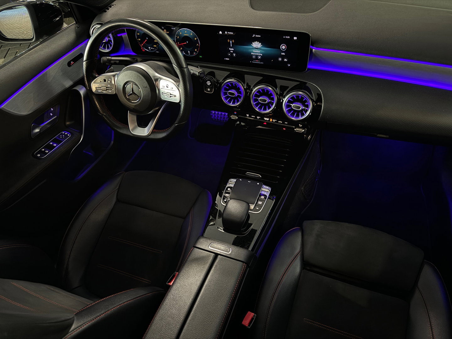 Mercedes-Benz A-Klasse 220 Premium Plus Pano|Night|Sfeer|Camera