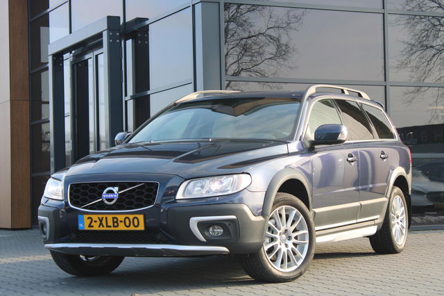 Volvo XC70 - 2.0 D4 Automaat | Schuifdak | Trekhaak | NL Auto