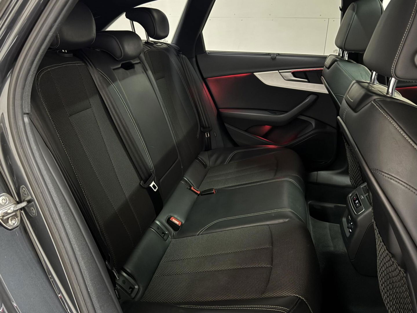 Audi A4 Avant 2.0 TFSI Quattro S-Line Pano ACC Massage Carplay