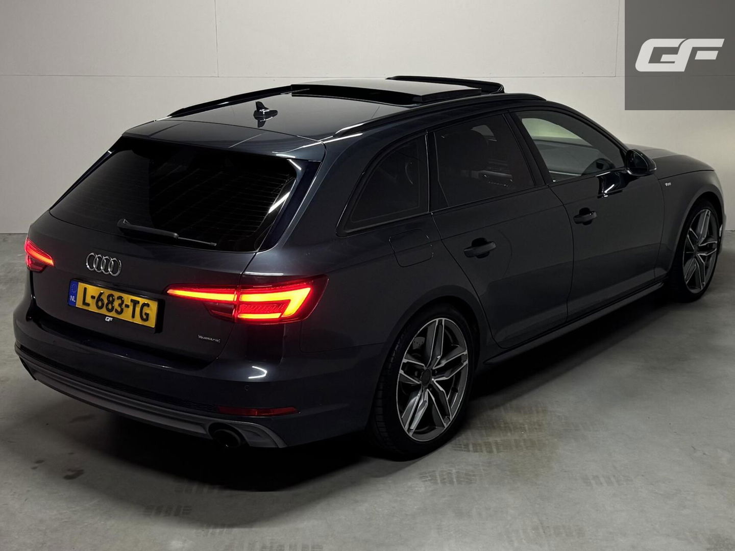 Audi A4 Avant 2.0 TFSI Quattro S-Line Pano ACC Massage Carplay