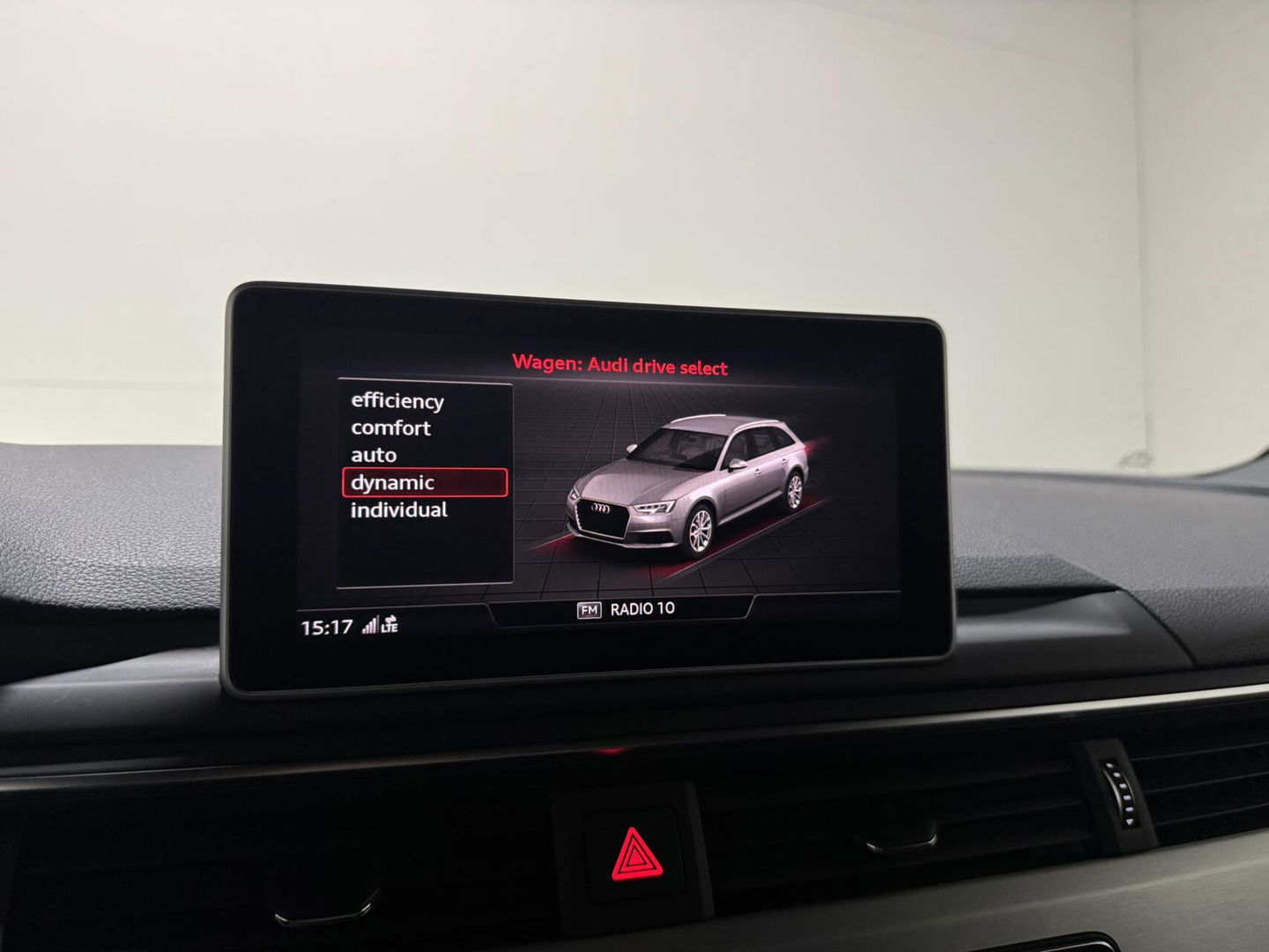 Audi A4 Avant 2.0 TFSI Quattro S-Line Pano ACC Massage Carplay
