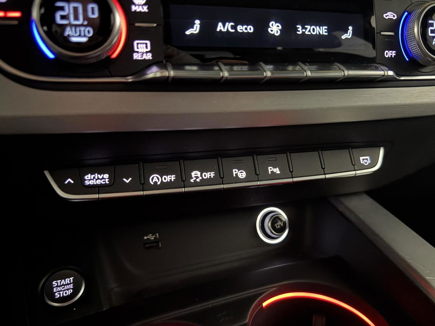 Audi A4 Avant 2.0 TFSI Quattro S-Line Pano ACC Massage Carplay