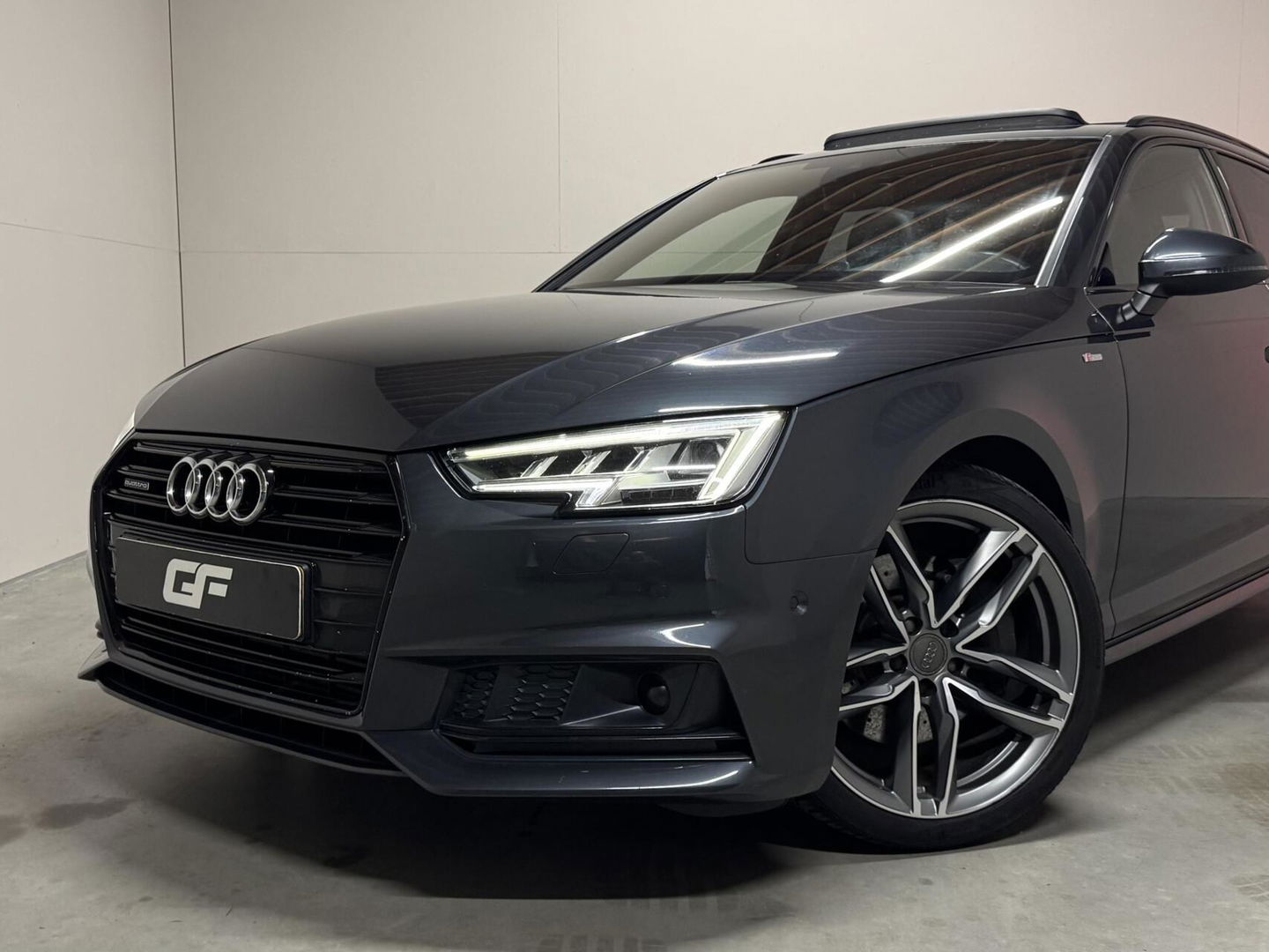 Audi A4 Avant 2.0 TFSI Quattro S-Line Pano ACC Massage Carplay