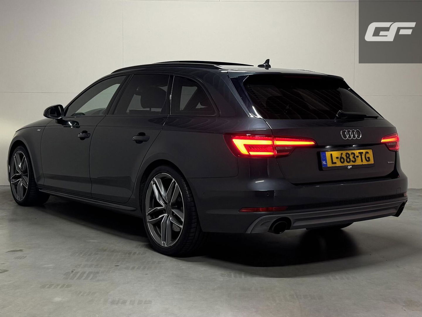 Audi A4 Avant 2.0 TFSI Quattro S-Line Pano ACC Massage Carplay