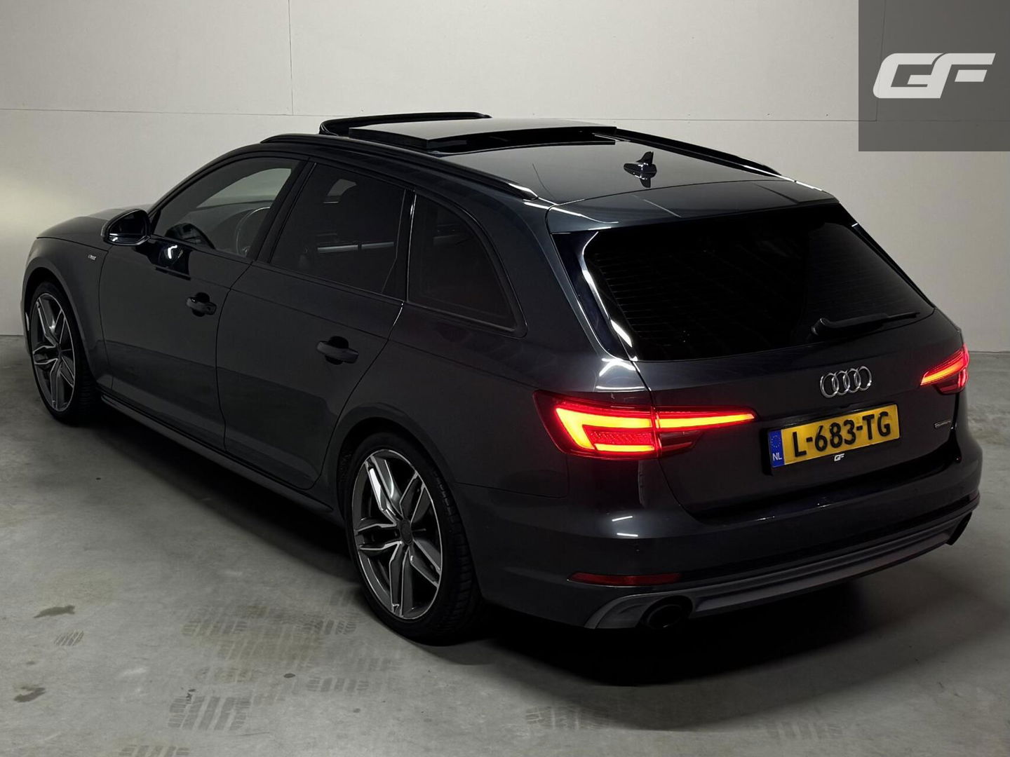 Audi A4 Avant 2.0 TFSI Quattro S-Line Pano ACC Massage Carplay