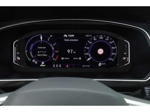 Volkswagen Tiguan 1.4 TSI eHybrid R-Line Business+ | Pano | Elek. Trekhaak | Dig. Cockpit | PDC | Stoel- Stuurverw. | Adapt. Cruise | Nav+App.Connect | IQ.Light v
