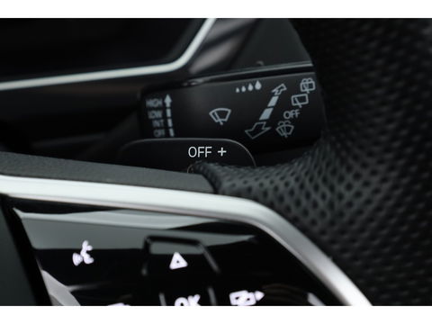 Volkswagen Tiguan 1.4 TSI eHybrid R-Line Business+ | Pano | Elek. Trekhaak | Dig. Cockpit | PDC | Stoel- Stuurverw. | Adapt. Cruise | Nav+App.Connect | IQ.Light v