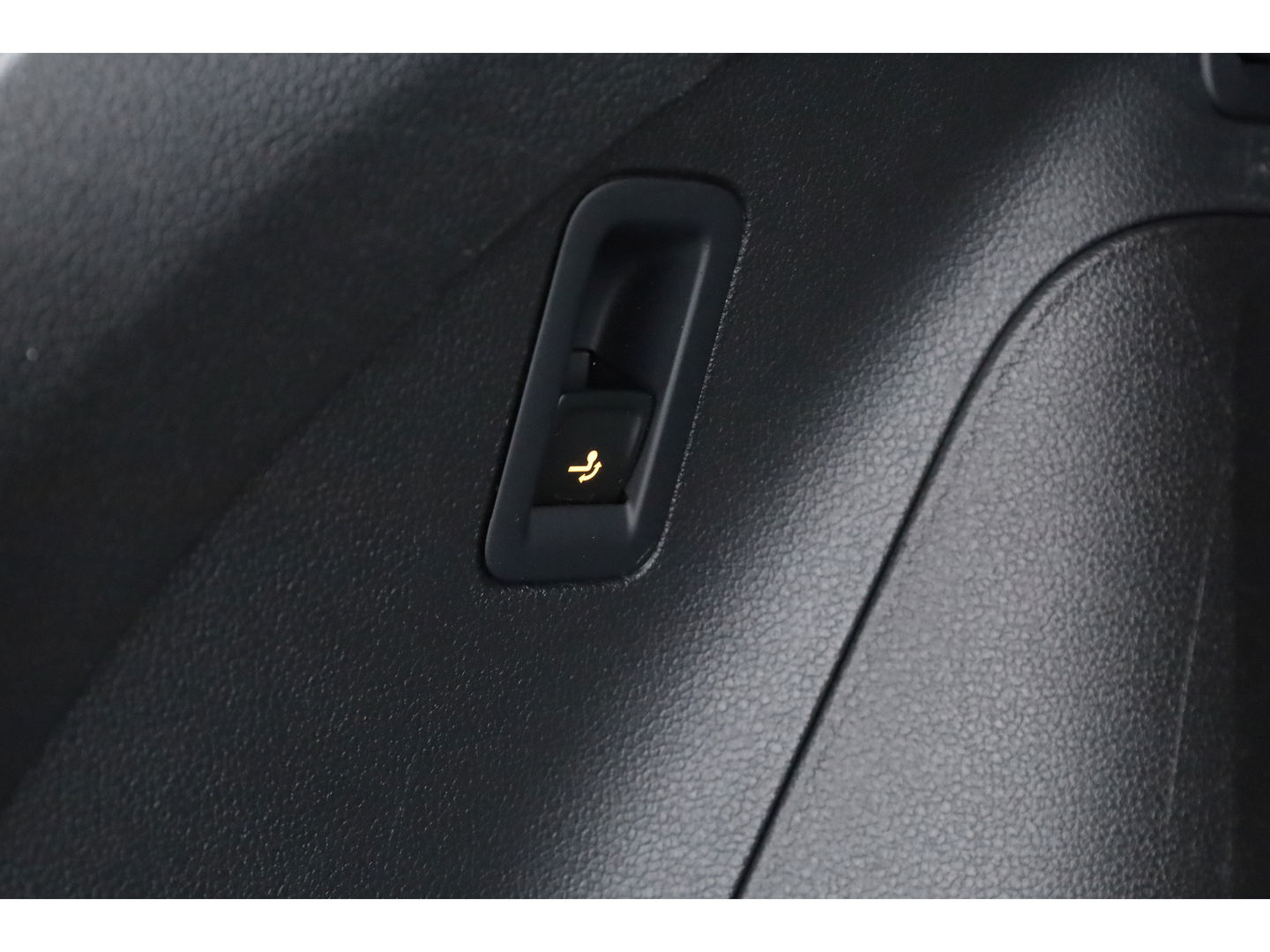 Volkswagen Tiguan 1.4 TSI eHybrid R-Line Business+ | Pano | Elek. Trekhaak | Dig. Cockpit | PDC | Stoel- Stuurverw. | Adapt. Cruise | Nav+App.Connect | IQ.Light v