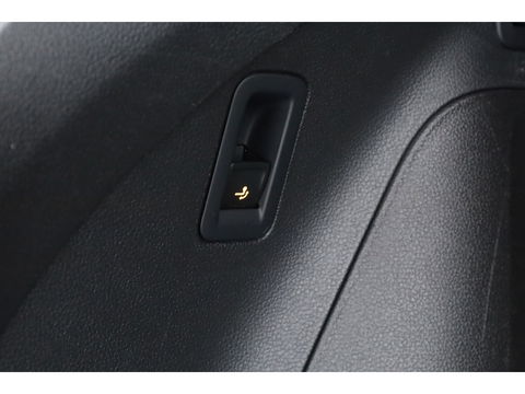 Volkswagen Tiguan 1.4 TSI eHybrid R-Line Business+ | Pano | Elek. Trekhaak | Dig. Cockpit | PDC | Stoel- Stuurverw. | Adapt. Cruise | Nav+App.Connect | IQ.Light v