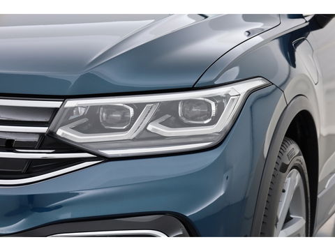 Volkswagen Tiguan 1.4 TSI eHybrid R-Line Business+ | Pano | Elek. Trekhaak | Dig. Cockpit | PDC | Stoel- Stuurverw. | Adapt. Cruise | Nav+App.Connect | IQ.Light v