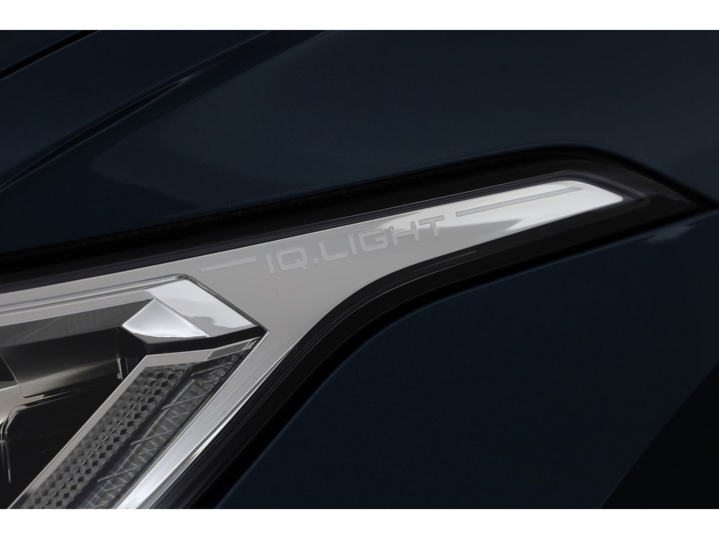 Volkswagen Tiguan 1.4 TSI eHybrid R-Line Business+ | Pano | Elek. Trekhaak | Dig. Cockpit | PDC | Stoel- Stuurverw. | Adapt. Cruise | Nav+App.Connect | IQ.Light v