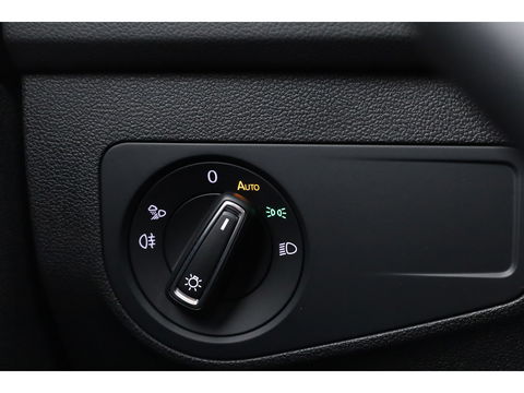 Volkswagen Tiguan 1.4 TSI eHybrid R-Line Business+ | Pano | Elek. Trekhaak | Dig. Cockpit | PDC | Stoel- Stuurverw. | Adapt. Cruise | Nav+App.Connect | IQ.Light v