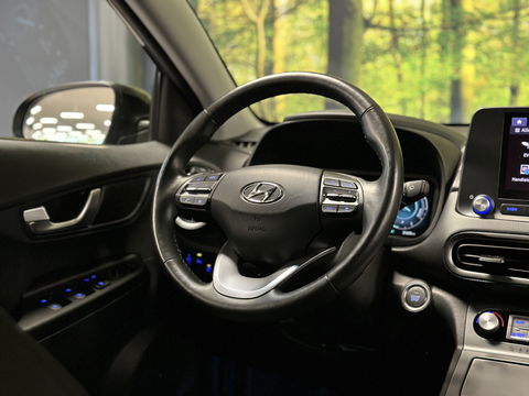 Hyundai KONA EV Comfort Smart 39 kWh | SOH 100% | Parkeersensoren | Cruise Control | Achteruitrijcamera | Apple Carplay | Android Auto | Stoel/Stuurverwarming | Keyless | DAB | Airconditioning