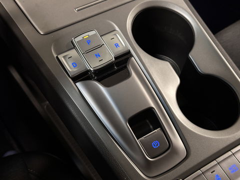 Hyundai KONA EV Comfort Smart 39 kWh | SOH 100% | Parkeersensoren | Cruise Control | Achteruitrijcamera | Apple Carplay | Android Auto | Stoel/Stuurverwarming | Keyless | DAB | Airconditioning