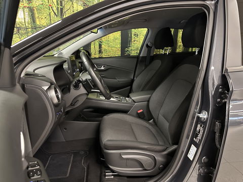 Hyundai KONA EV Comfort Smart 39 kWh | SOH 100% | Parkeersensoren | Cruise Control | Achteruitrijcamera | Apple Carplay | Android Auto | Stoel/Stuurverwarming | Keyless | DAB | Airconditioning