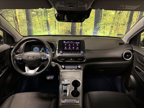 Hyundai KONA EV Comfort Smart 39 kWh | SOH 100% | Parkeersensoren | Cruise Control | Achteruitrijcamera | Apple Carplay | Android Auto | Stoel/Stuurverwarming | Keyless | DAB | Airconditioning