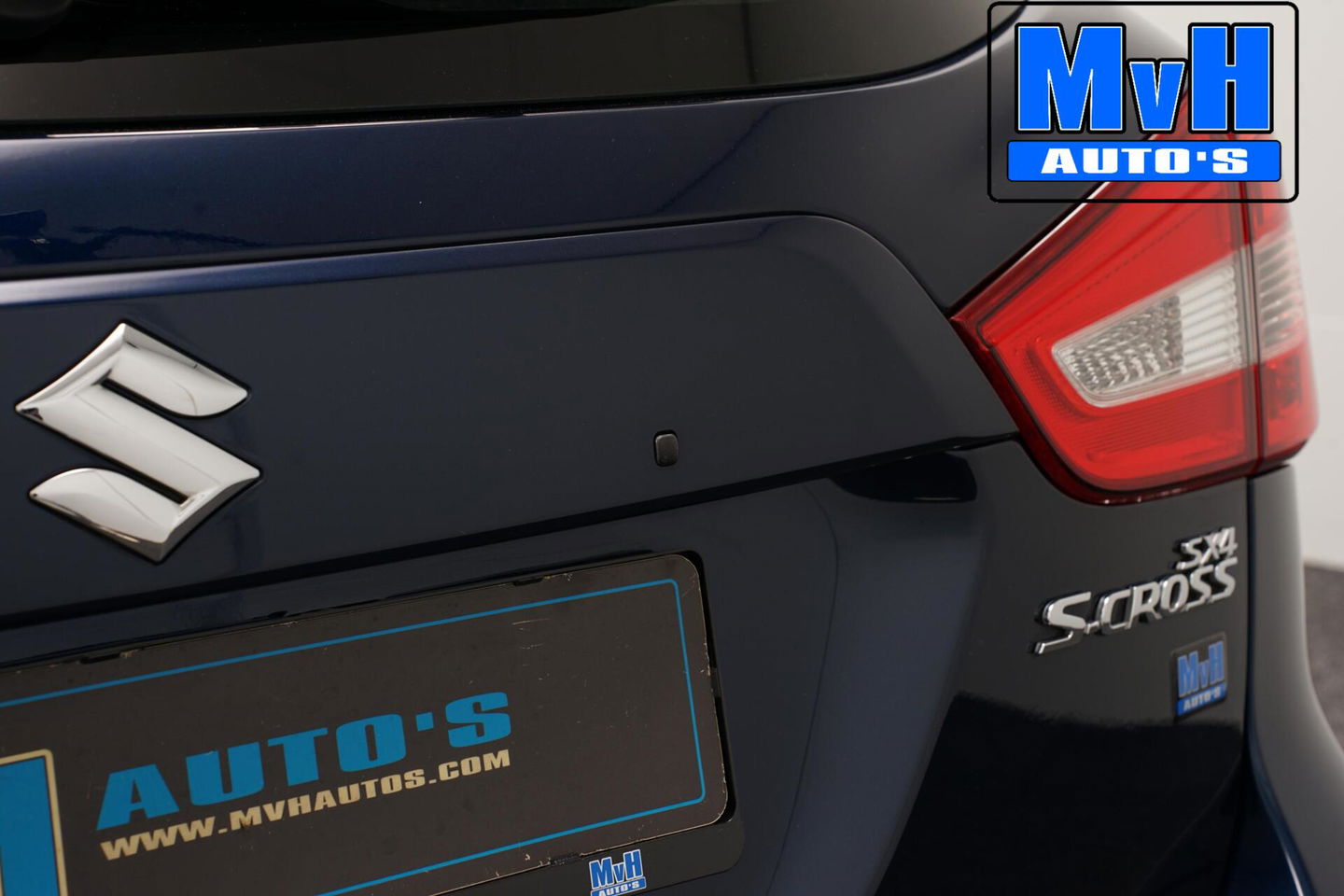 Suzuki S-Cross 1.0 Boosterjet Exclusive|TREKH|LED|CAMERA|NAP