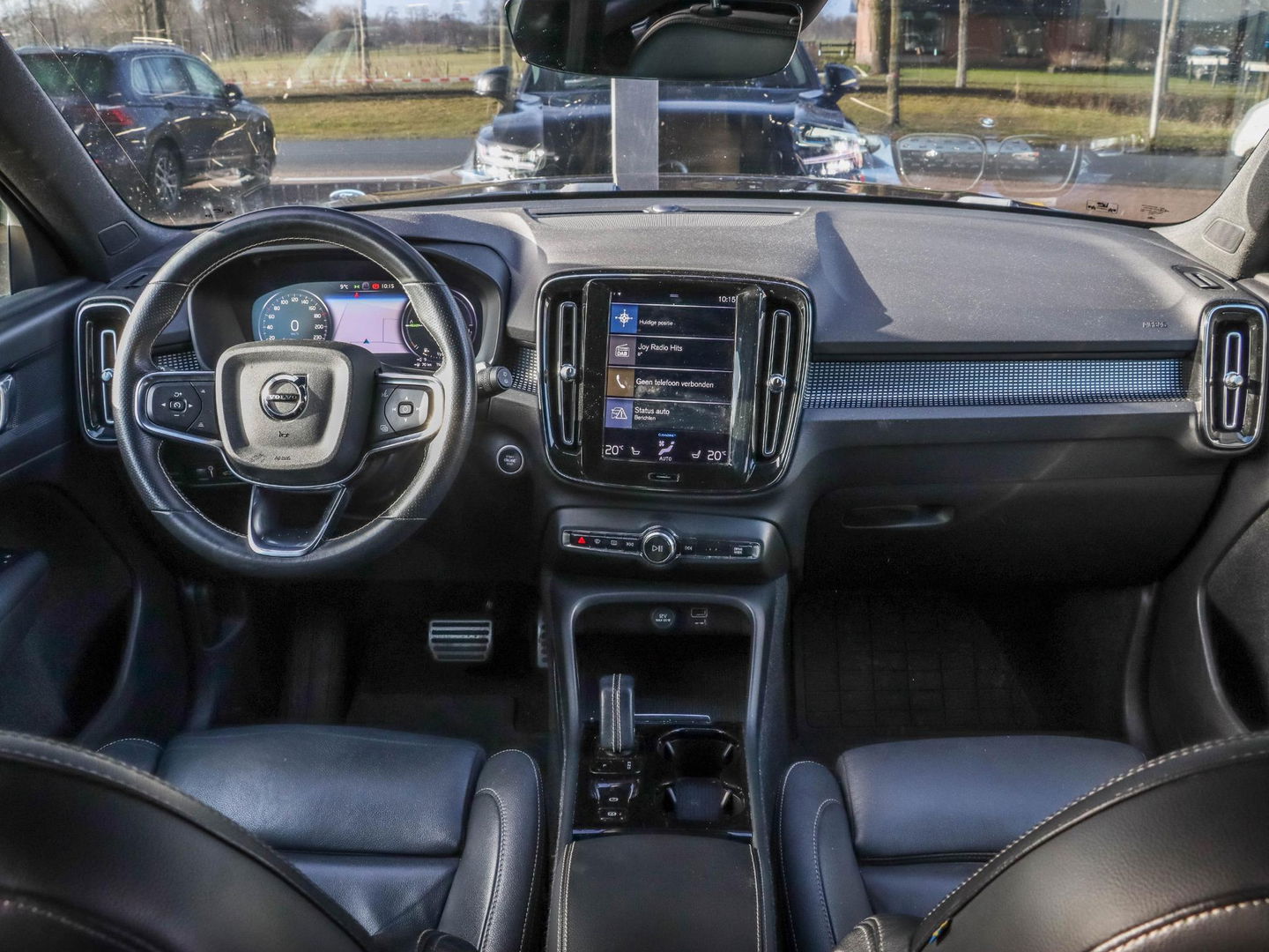 Volvo XC40 1.5 T4 Recharge R-Design 211pk | Volleder zwart | Stoel-Stuurwielverwarming