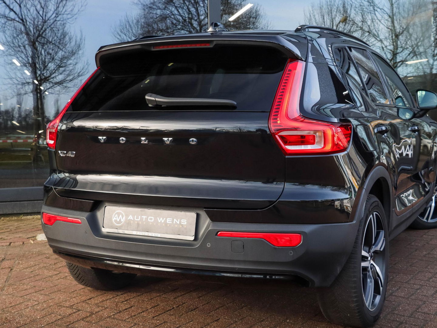 Volvo XC40 1.5 T4 Recharge R-Design 211pk | Volleder zwart | Stoel-Stuurwielverwarming