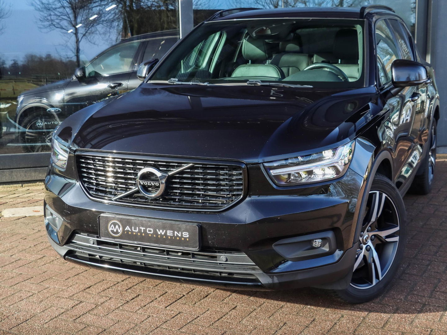 Volvo XC40 1.5 T4 Recharge R-Design 211pk | Volleder zwart | Stoel-Stuurwielverwarming