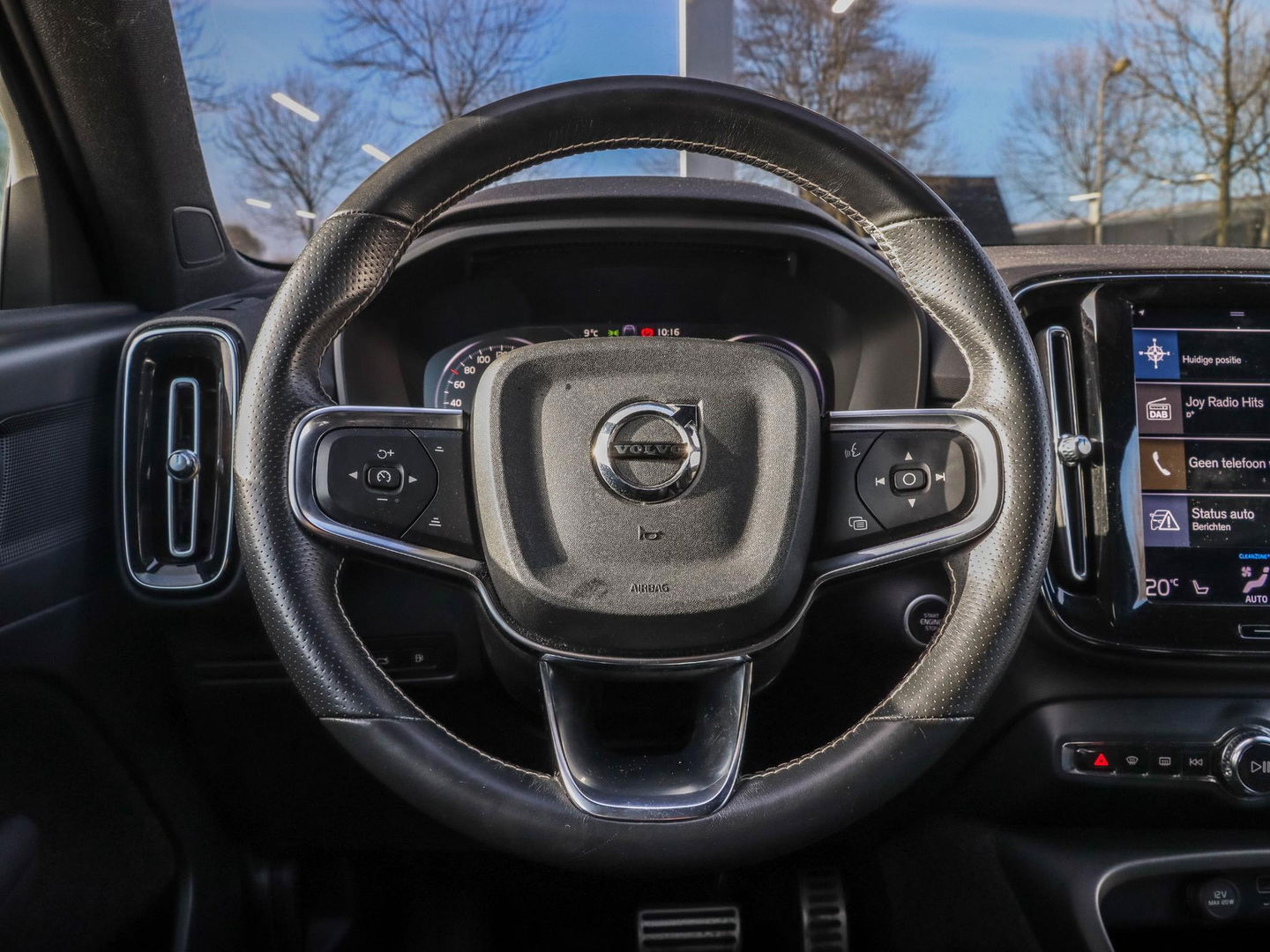 Volvo XC40 1.5 T4 Recharge R-Design 211pk | Volleder zwart | Stoel-Stuurwielverwarming