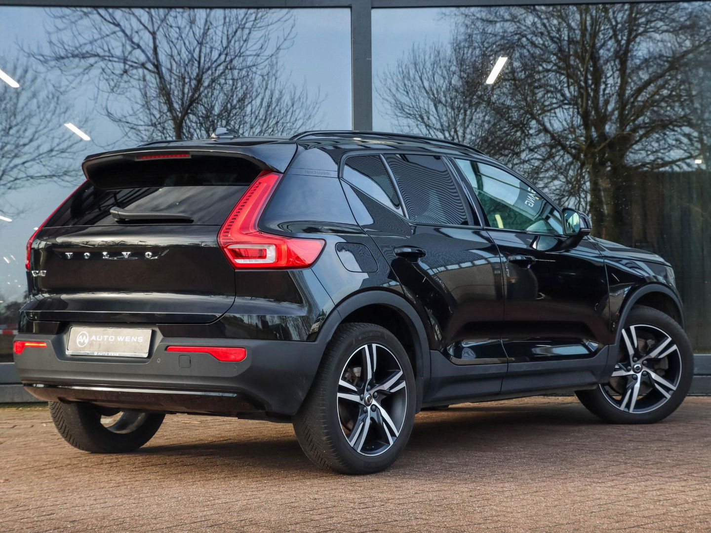 Volvo XC40 1.5 T4 Recharge R-Design 211pk | Volleder zwart | Stoel-Stuurwielverwarming