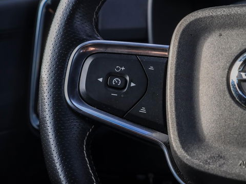 Volvo XC40 1.5 T4 Recharge R-Design 211pk | Volleder zwart | Stoel-Stuurwielverwarming