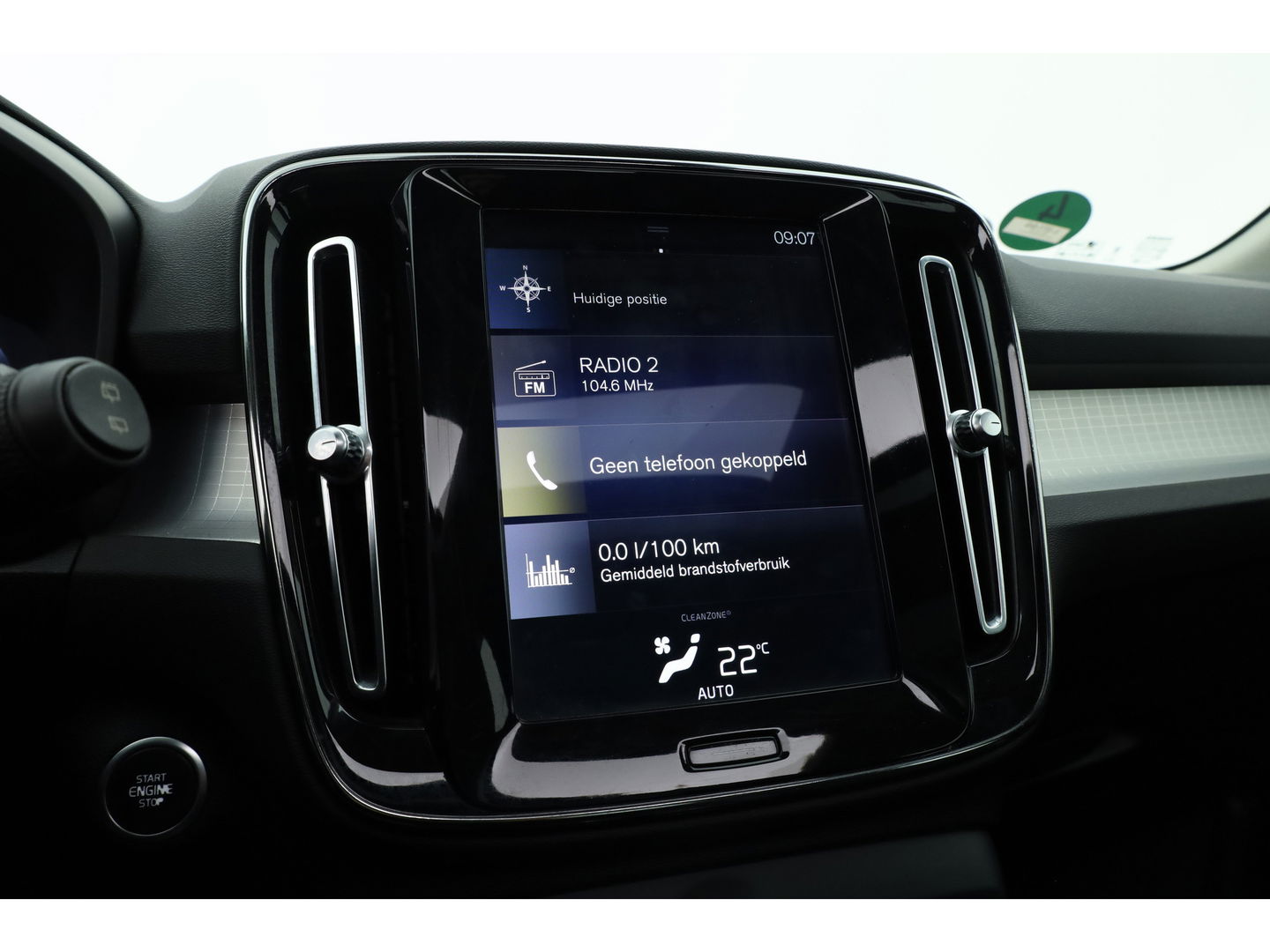 Volvo XC40 1.5 T3 Momentum | Pano-dak | Trekhaak | Navi | Cruise | PDC voor + achter |