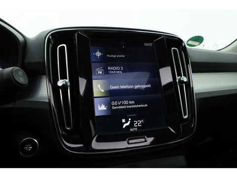 Volvo XC40 1.5 T3 Momentum | Pano-dak | Trekhaak | Navi | Cruise | PDC voor + achter |