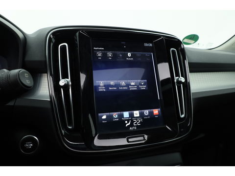 Volvo XC40 1.5 T3 Momentum | Pano-dak | Trekhaak | Navi | Cruise | PDC voor + achter |