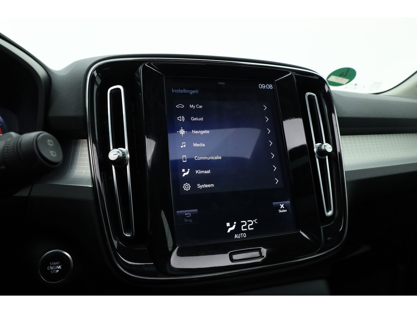 Volvo XC40 1.5 T3 Momentum | Pano-dak | Trekhaak | Navi | Cruise | PDC voor + achter |