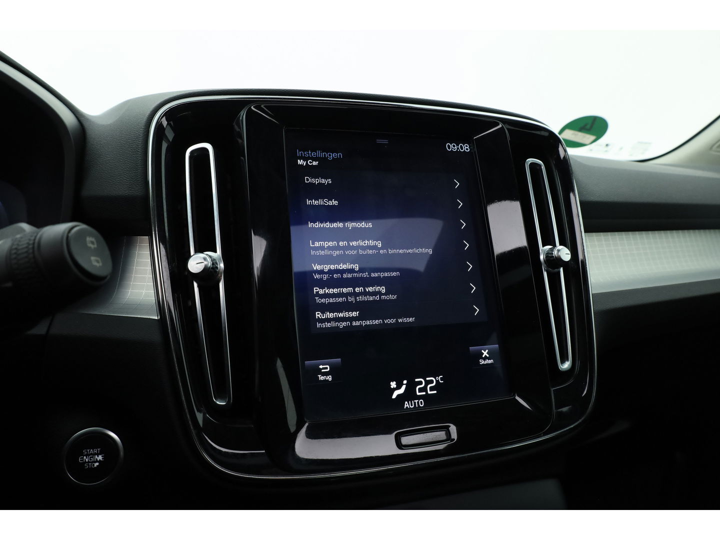 Volvo XC40 1.5 T3 Momentum | Pano-dak | Trekhaak | Navi | Cruise | PDC voor + achter |