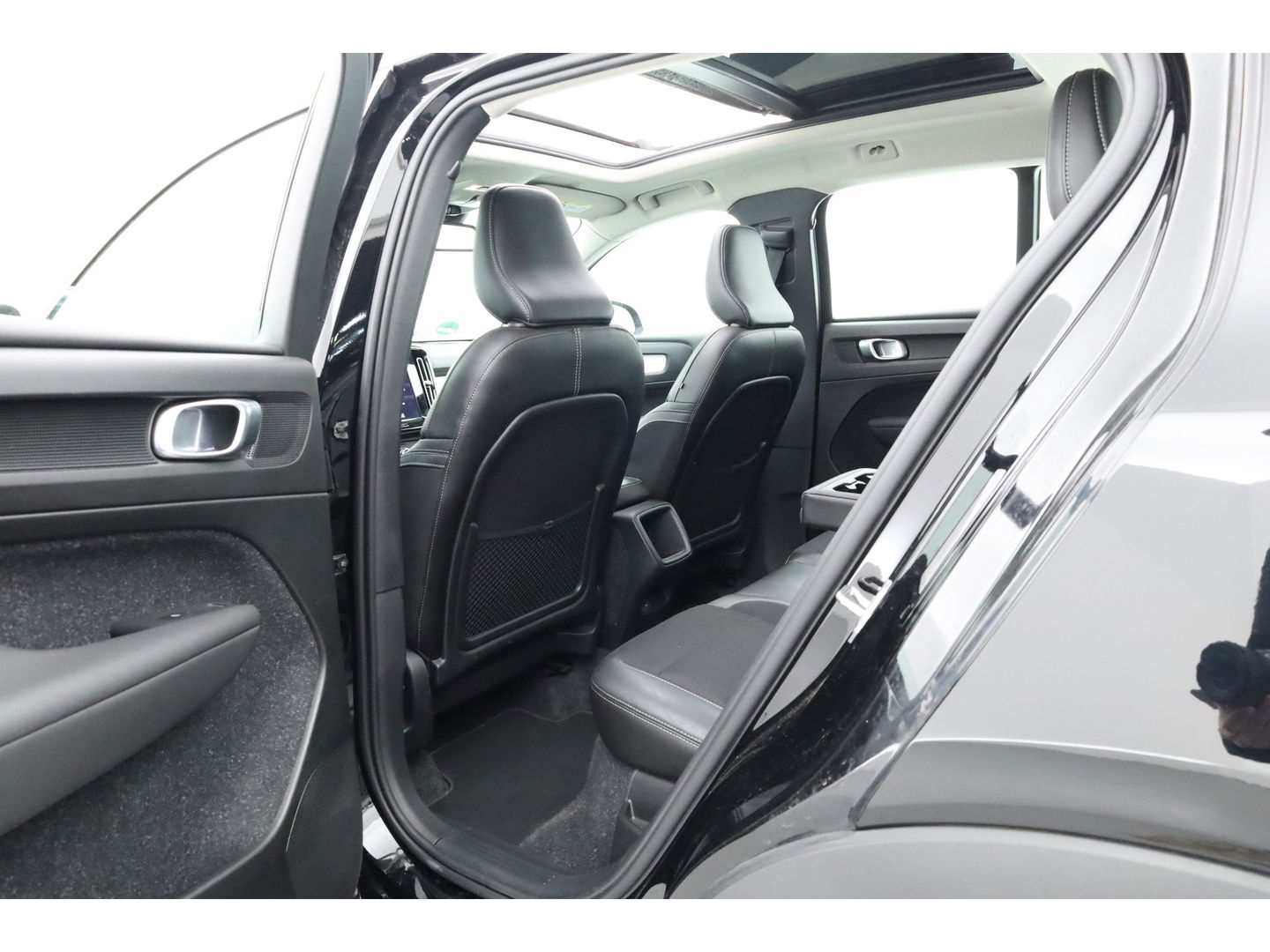 Volvo XC40 1.5 T3 Momentum | Pano-dak | Trekhaak | Navi | Cruise | PDC voor + achter |