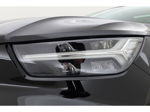 Volvo XC40 1.5 T3 Momentum | Pano-dak | Trekhaak | Navi | Cruise | PDC voor + achter |