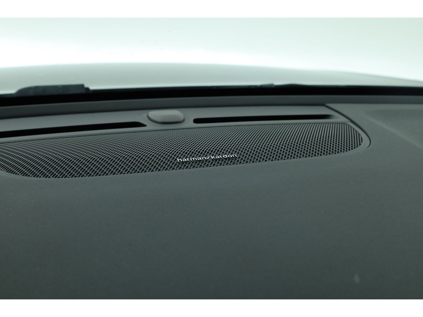 Volvo XC40 1.5 T3 Momentum | Pano-dak | Trekhaak | Navi | Cruise | PDC voor + achter |