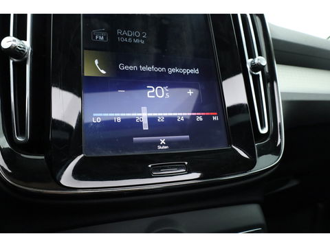 Volvo XC40 1.5 T3 Momentum | Pano-dak | Trekhaak | Navi | Cruise | PDC voor + achter |