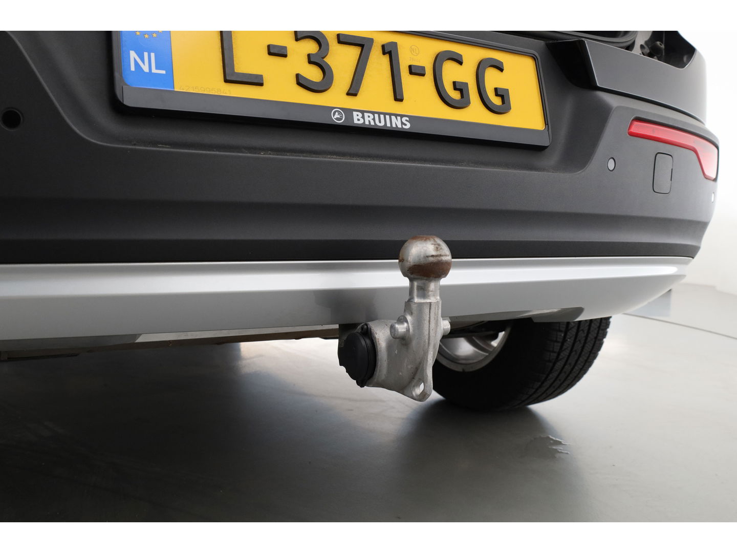 Volvo XC40 1.5 T3 Momentum | Pano-dak | Trekhaak | Navi | Cruise | PDC voor + achter |