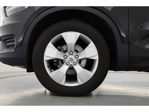 Volvo XC40 1.5 T3 Momentum | Pano-dak | Trekhaak | Navi | Cruise | PDC voor + achter |